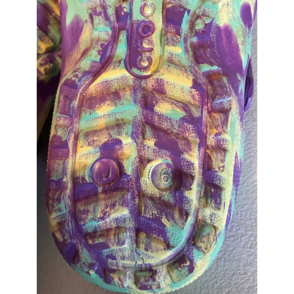 Crocs Classic Lined Clog Marble Tie Dye Purple Yellow Green Fleece Juniors J6